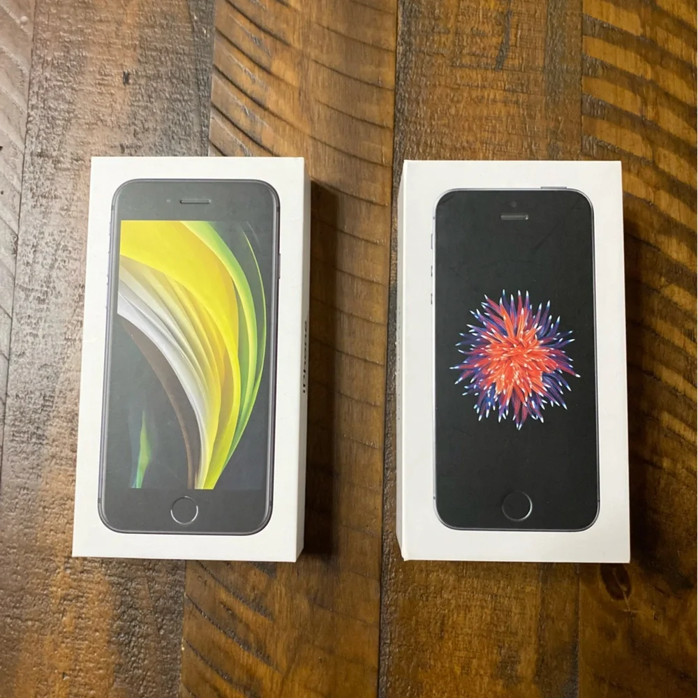 Apple iPhone SE & Apple iPhone SE Empty Boxes Only